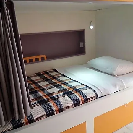 Sakura & Pub Hotel 4*