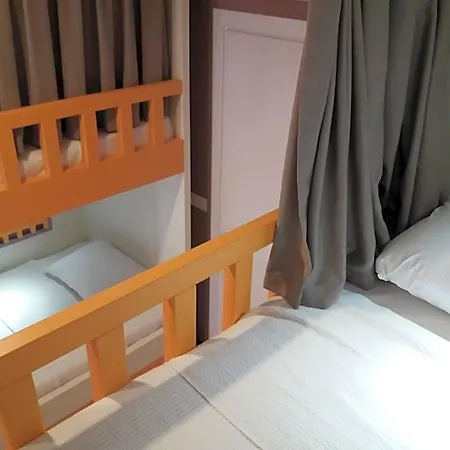 Sakura & Pub Hotel 4*